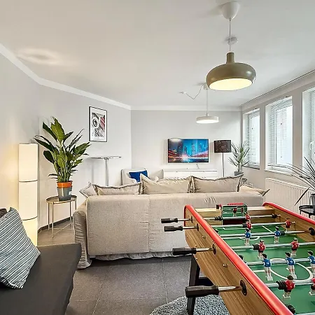 Grill Patio & Games Sleeps 13 * Estugarda