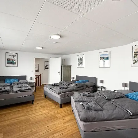 Holiday home Grill Patio & Games Sleeps 13 *