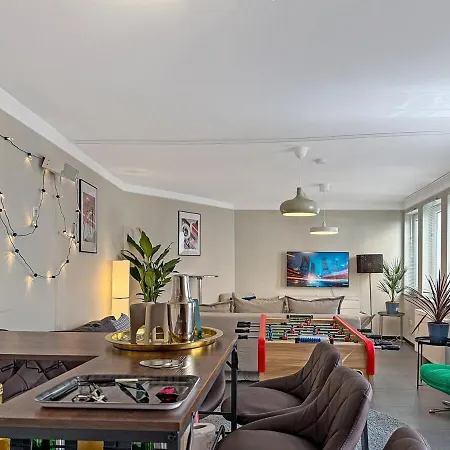Grill Patio & Games Sleeps 13 * Stuttgart