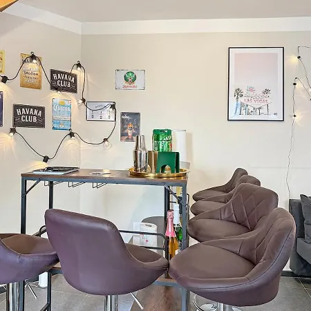 Grill Patio & Games Sleeps 13 Holiday home *