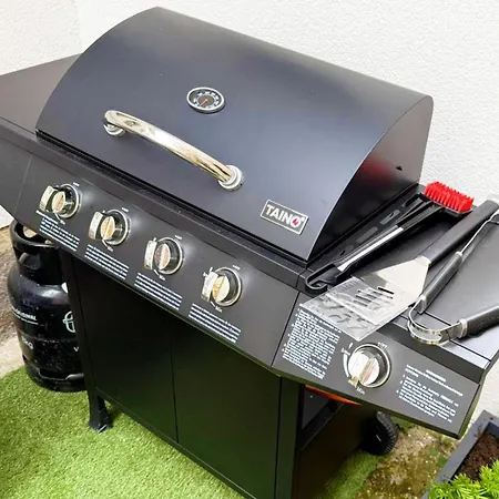 Grill Patio & Games Sleeps 13 Casa de Férias *