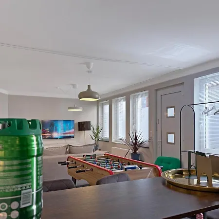 Дом отдыха Grill Patio & Games Sleeps 13 Штутгарт