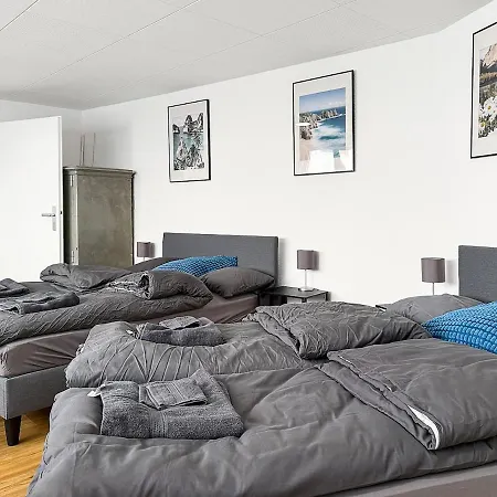Дом отдыха Grill Patio & Games Sleeps 13